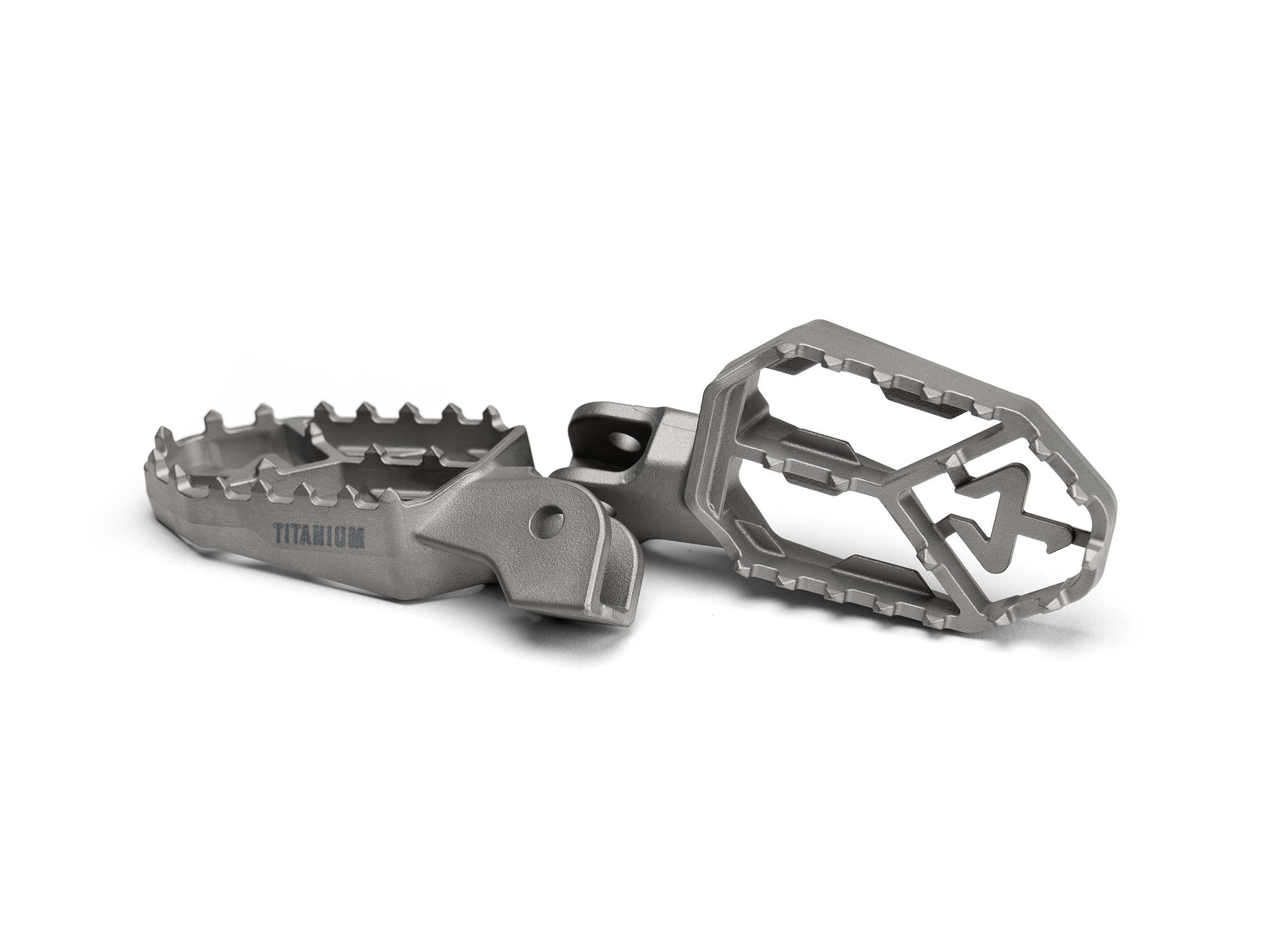 BMW F 800 GS ADVENTURE / R 1150 GS ADVENTURE / R 1200 GS / R 1200 GS ADVENTURE / F 850 GS / ADVENTURE / R 1250 GS / ADVENTURE / R 1300 GS / ADVENTURE 2006-2026 Adventure Footpeg Set (Titanium) Akrapovic F-BM13T1